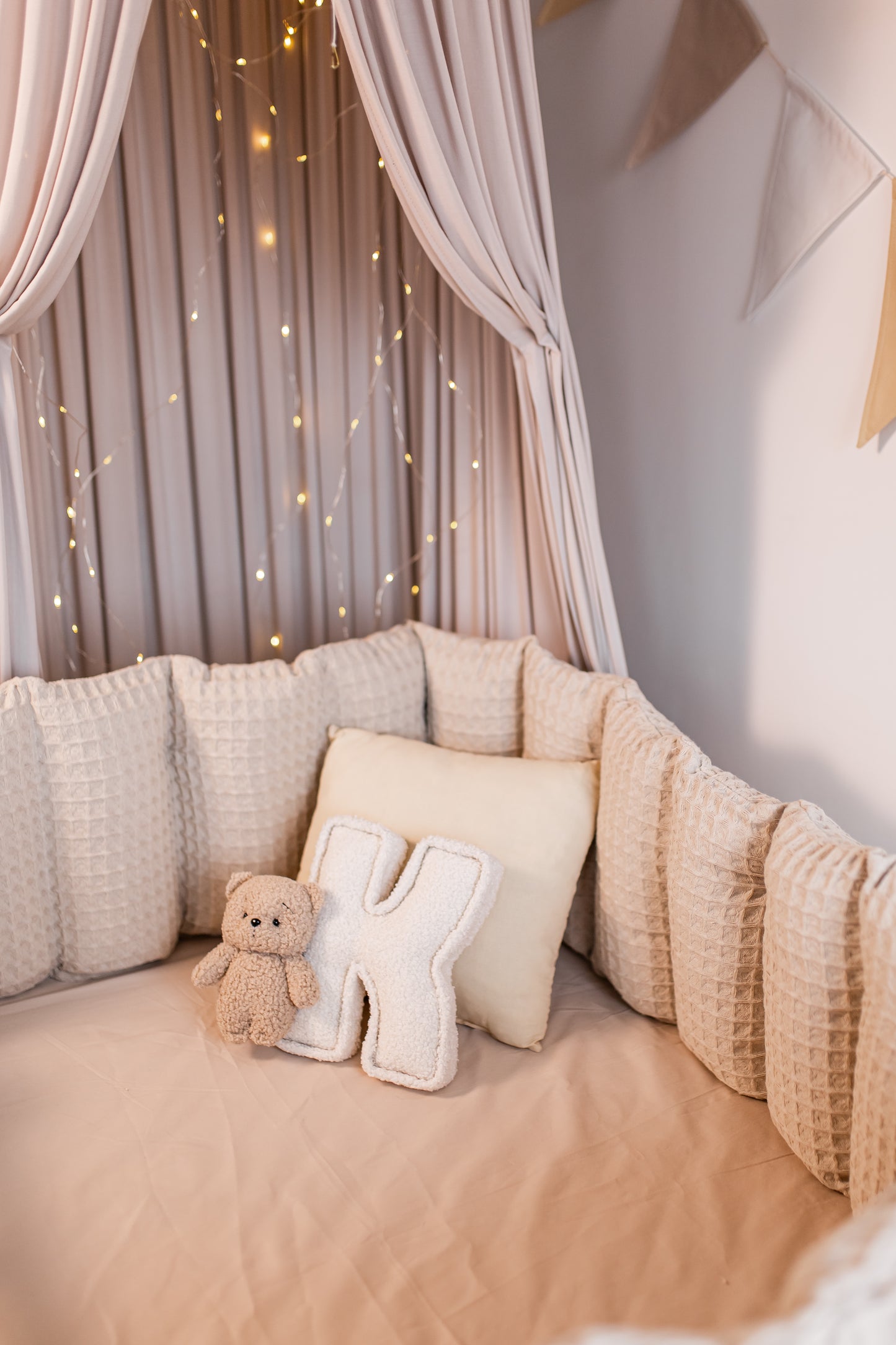 Handcrafted personalized nursery letters in soft bouclé with teddy bear design