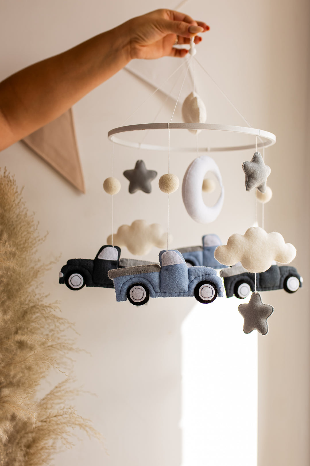 Filz-Auto-Mobile fürs Baby: Transport-Kinderzimmerdeko