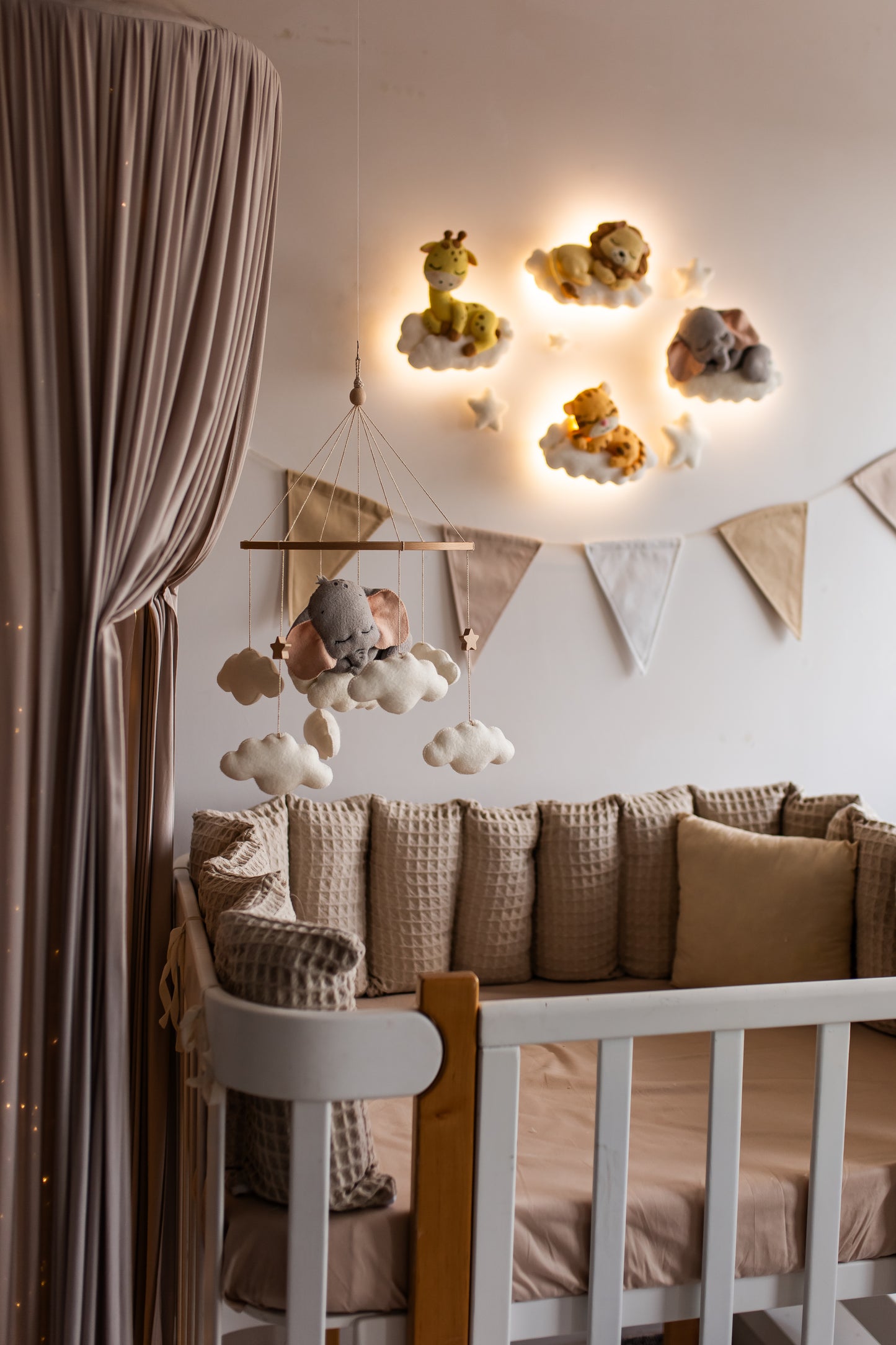 Safari Animal Night Light | Nursery Wall Lamp Set | Giraffe Elephant Tiger Lion