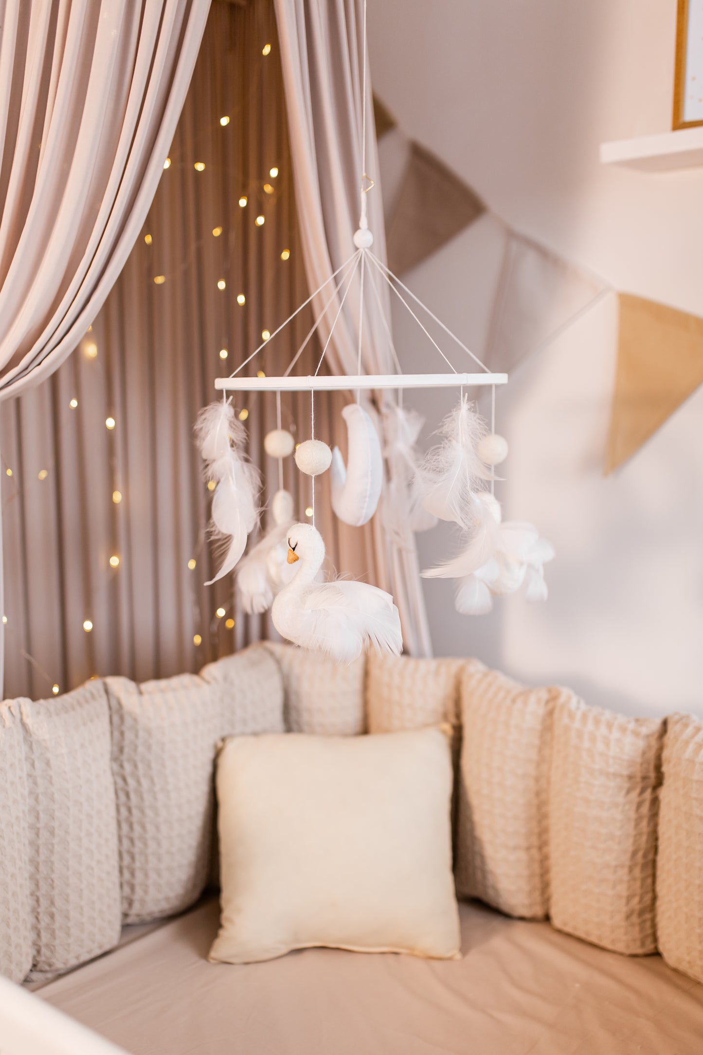 Дитячий мобіль Swan 