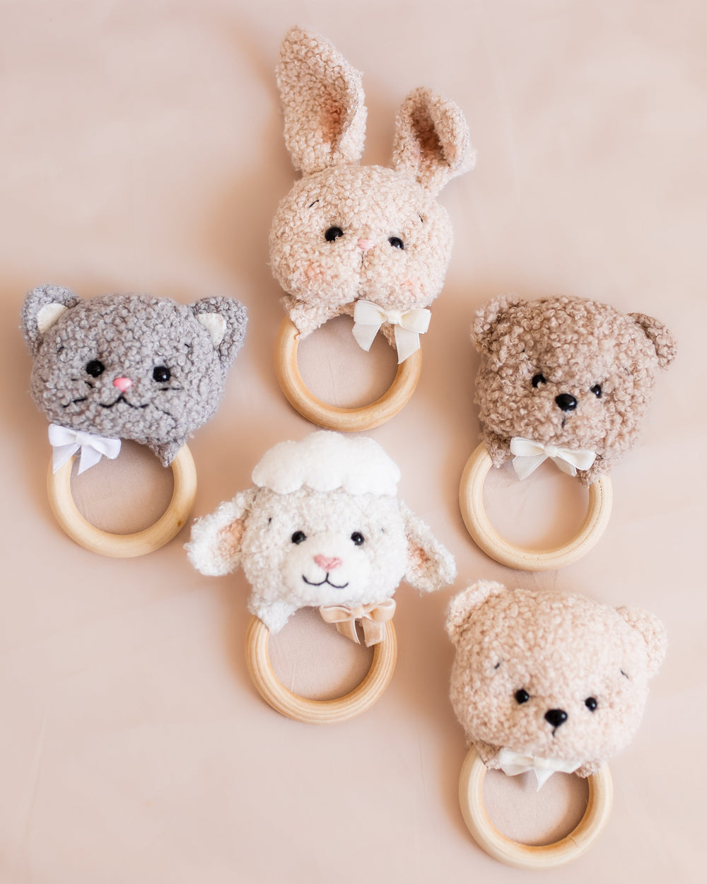 Soft boucle animal baby rattle toys for newborns