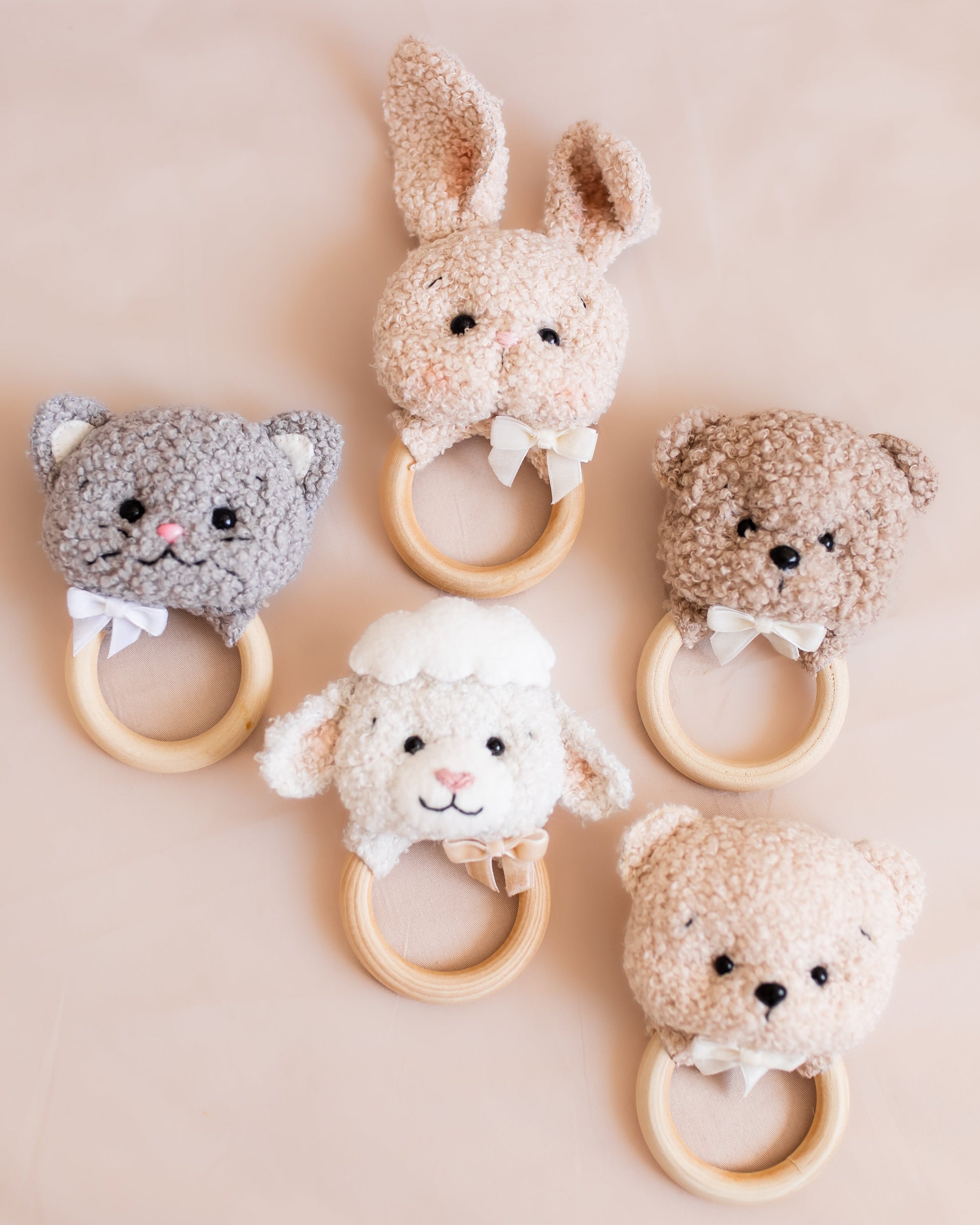 Soft boucle animal baby rattle toys for newborns