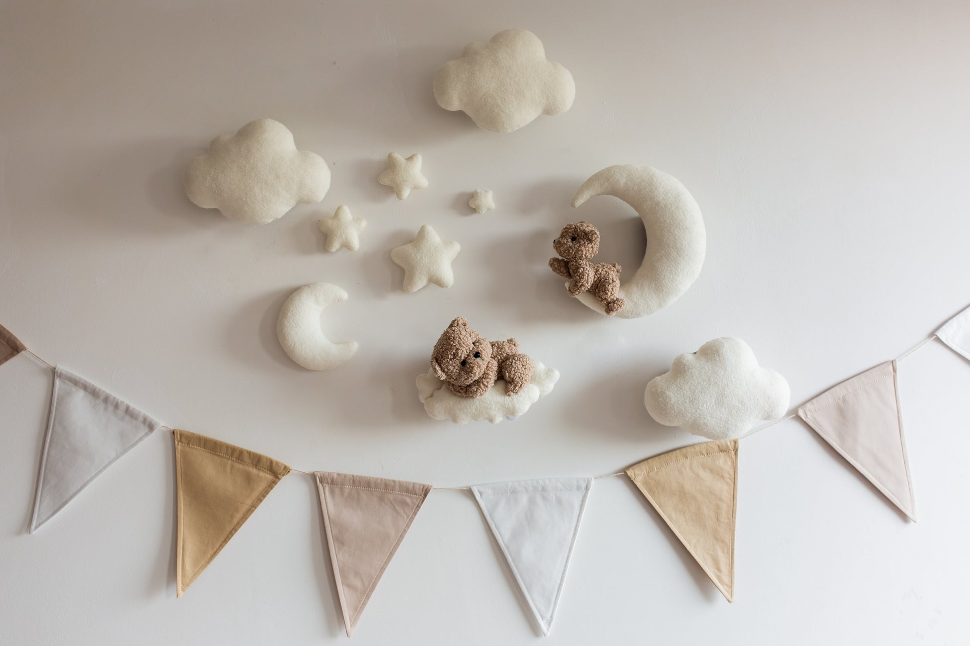 Handmade bouclé twin teddy bear wall decoration for nursery with Velcro mounts